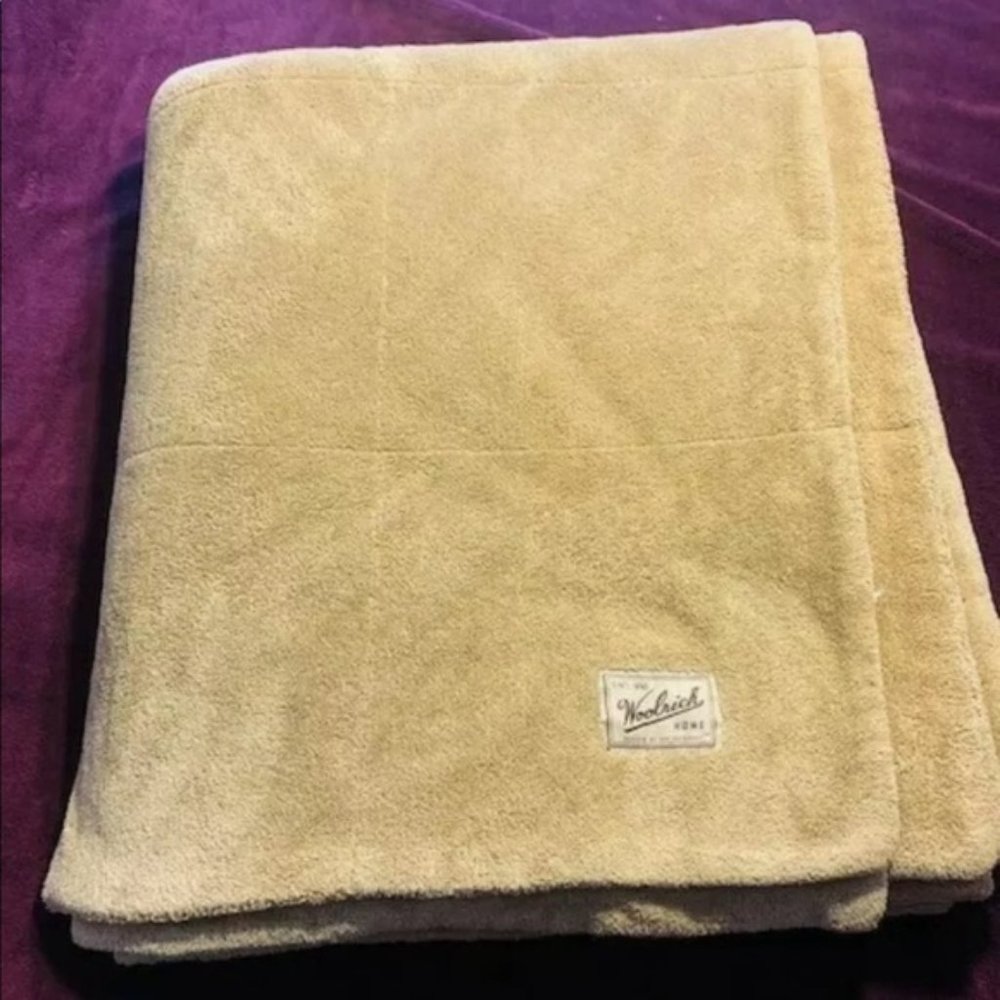 ISO Woolrich microfiber blanket - Picture 2 of 4
